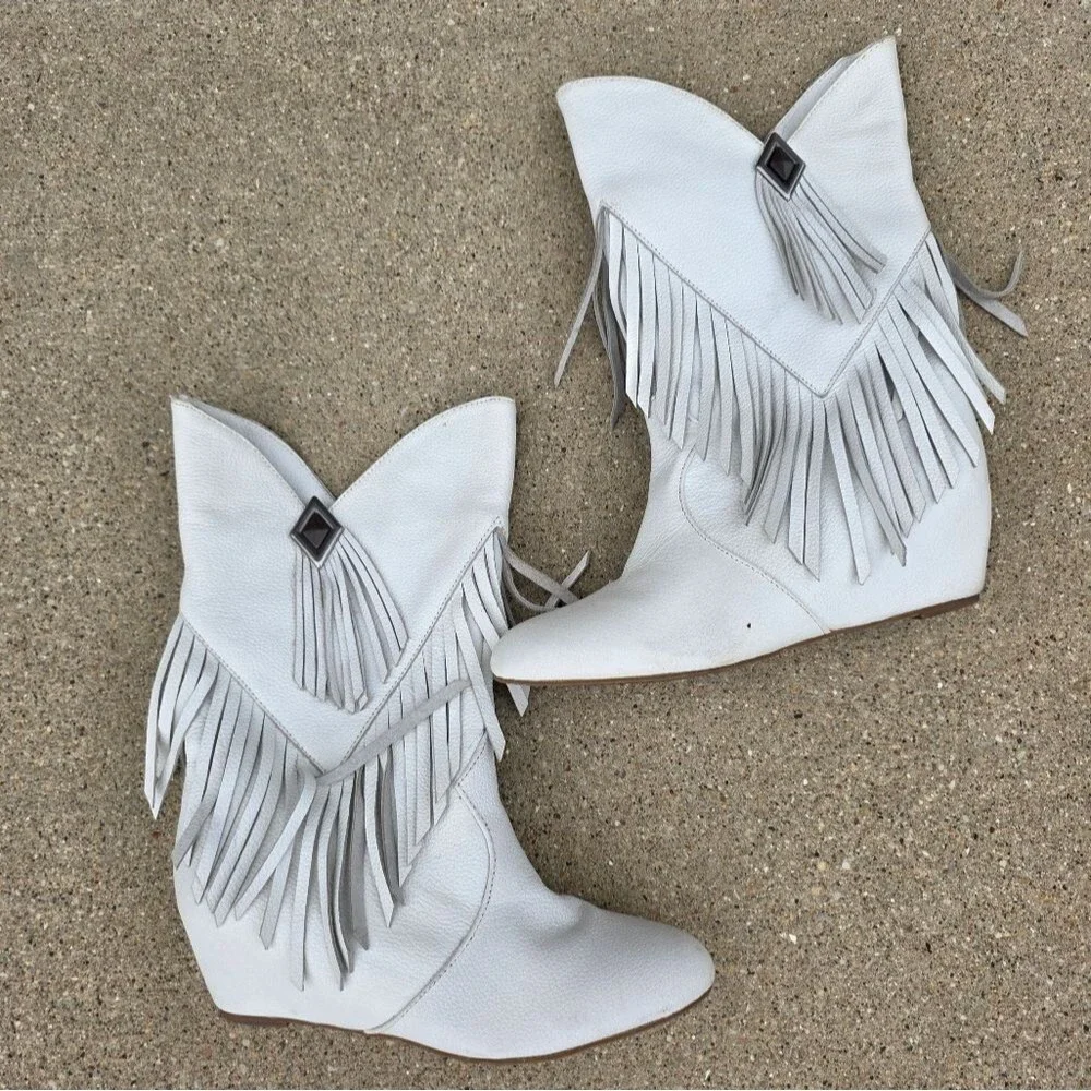 OBSESSION RULES HOPEY Womens White Leather Fringe Boho Hidden Wedge Boots 8M